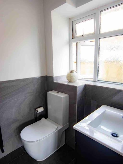 1 Bedroom Self Contained Apartment In Christchurch Winkton Екстер'єр фото